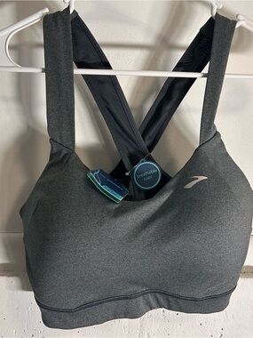 Brooks Women’s Charcoal Gray Swim Top with Breathable Cups NWT